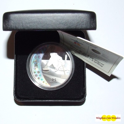 2007 Silver Proof $25 Hologram Coin - Curling - Click Image to Close
